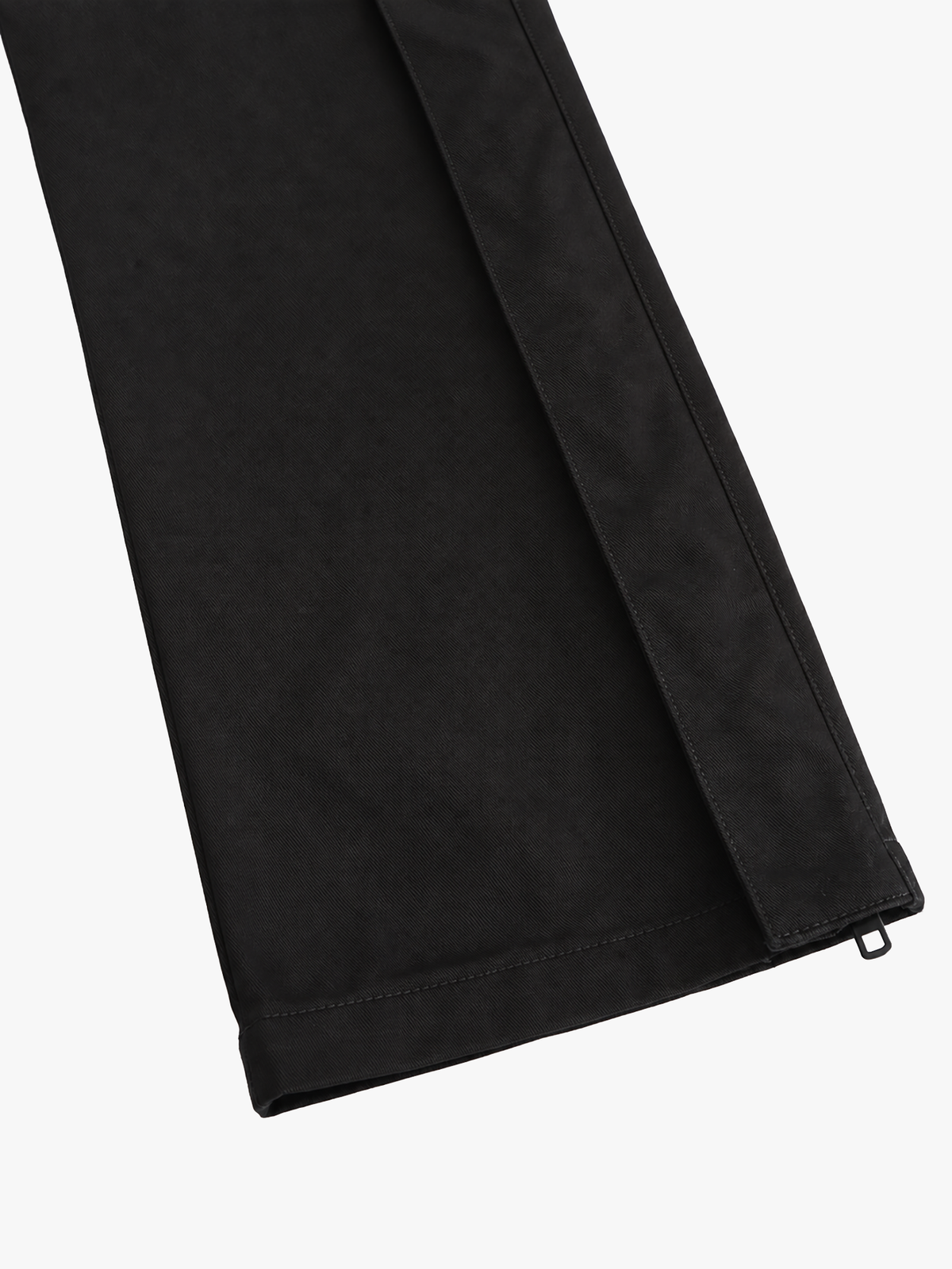 Multi-Pocket Cargo Bottom
