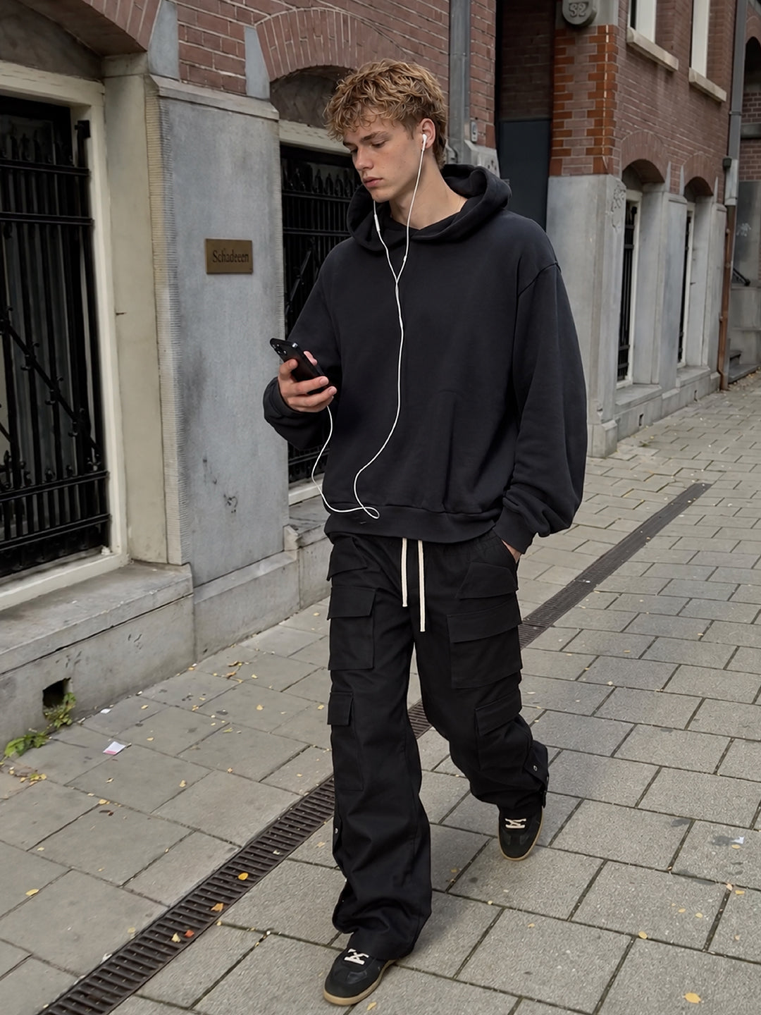Multi-Pocket Cargo Bottom