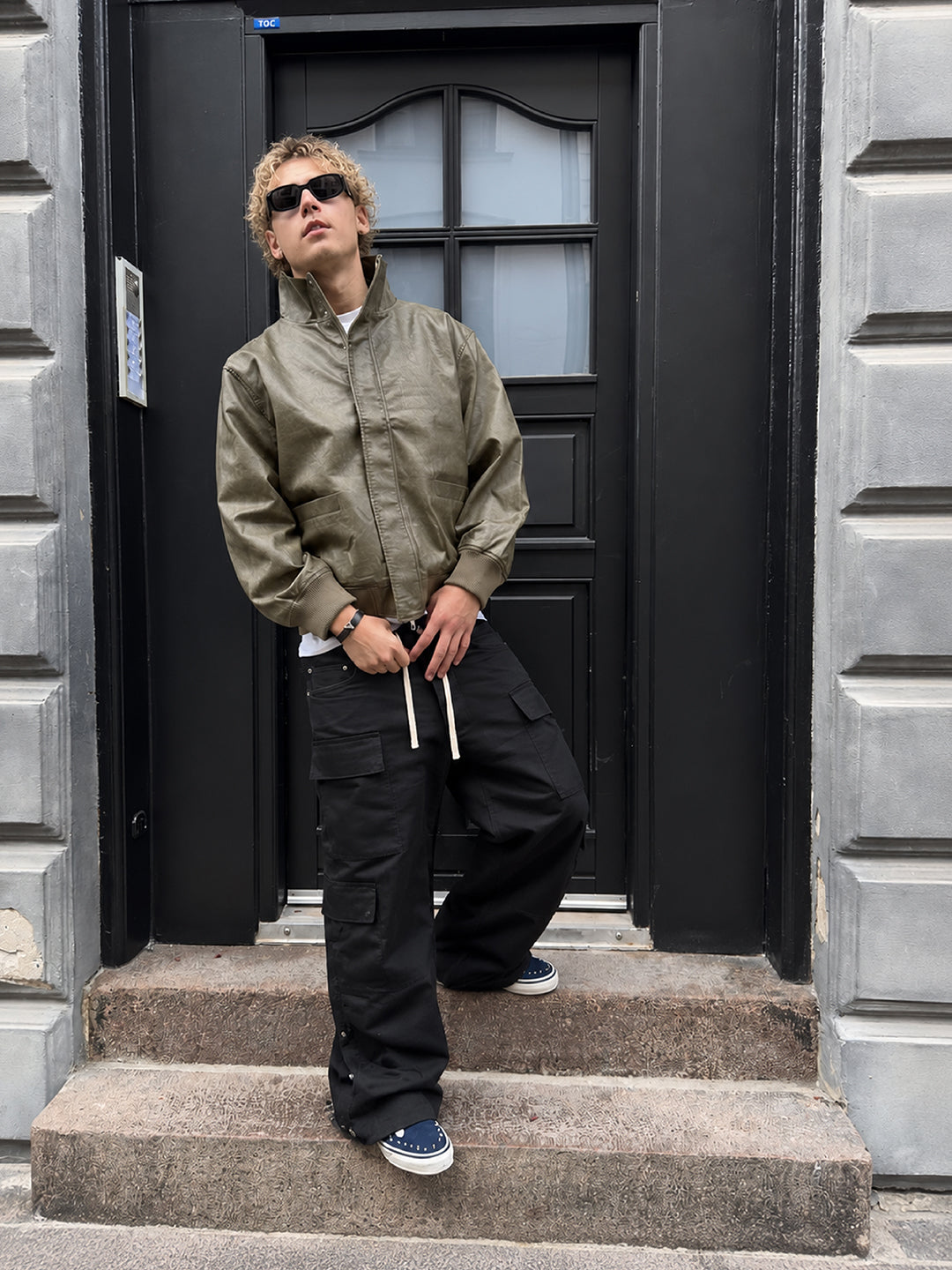 Multi-Pocket Cargo Bottom