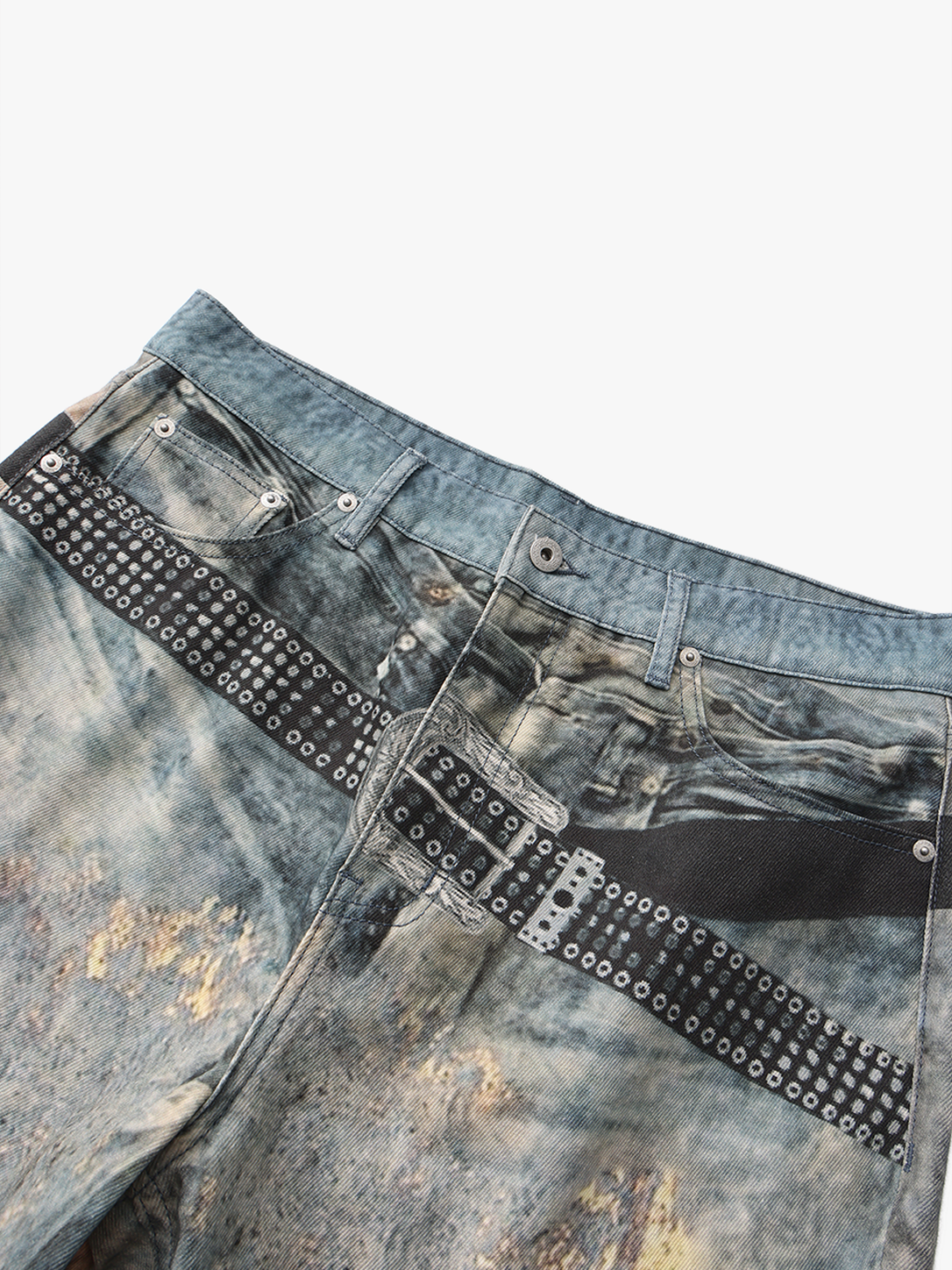 Belt Graphic Jeans